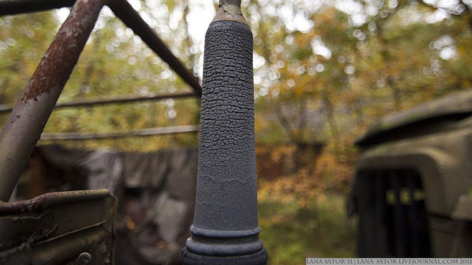 Брошенная военная техника в лесу