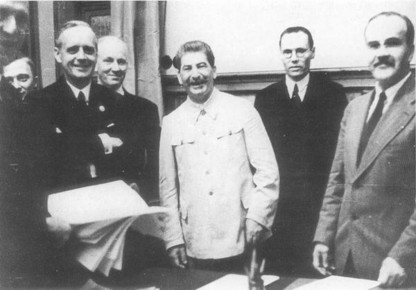 http://flot.com/publications/books/shelf/germanyvsussr/images/24.jpg