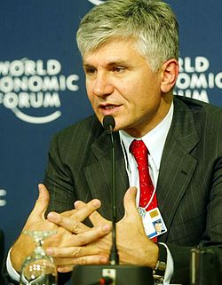 http://upload.wikimedia.org/wikipedia/commons/thumb/0/01/Zoran_%C4%90in%C4%91i%C4%87%2C_Davos.jpg/250px-Zoran_%C4%90in%C4%91i%C4%87%2C_Davos.jpg