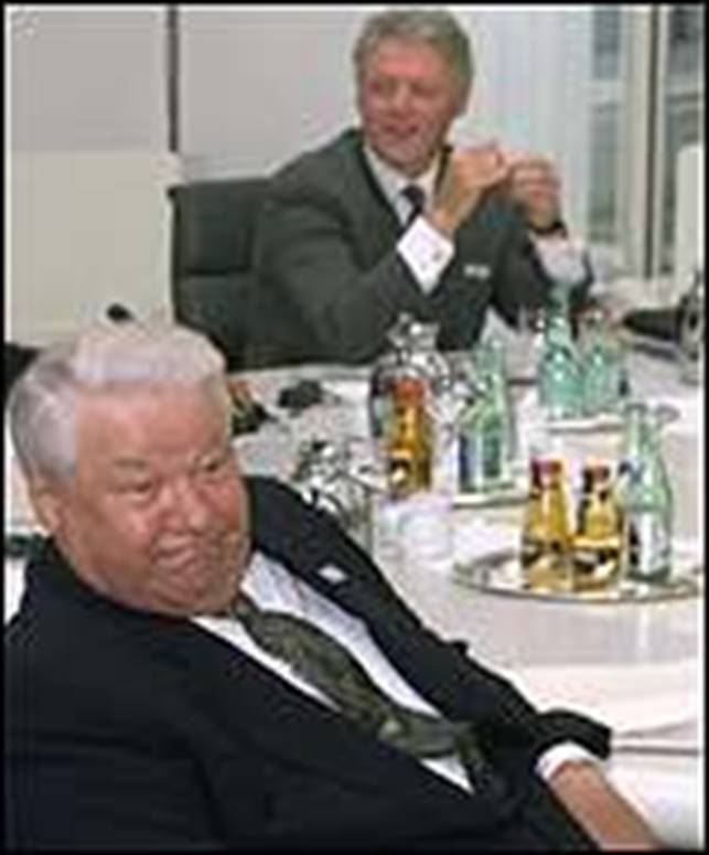 http://news.bbc.co.uk/olmedia/370000/images/_374590_yeltsin_clinton150.jpg