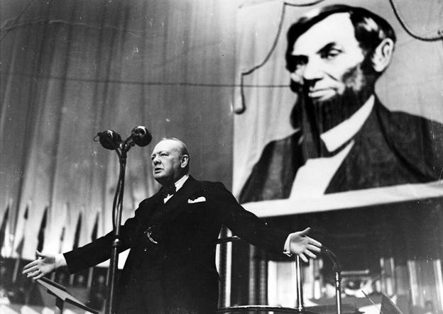 http://3.bp.blogspot.com/-VBdjMhxV6LQ/TsOusp0vO9I/AAAAAAAAAFA/7P-XEDYHkTo/s1600/Churchill+speaking.jpg