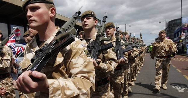 http://g3.delphi.lv/images/pix/995x521/ry3qiQFmMy8/british-army-44589614.jpg