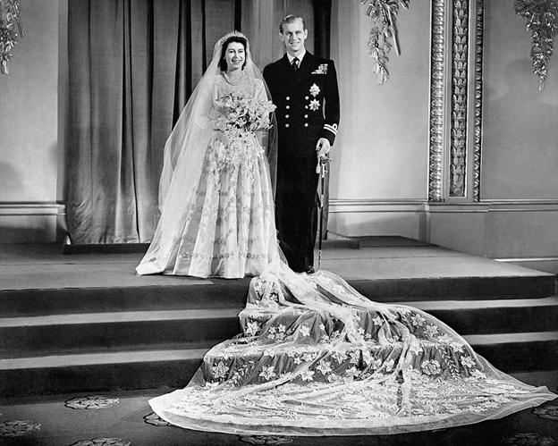 http://www.svadbamag.ru/public/upload/images/News/November%202012/4/Q/Elizabeth-1947.jpg