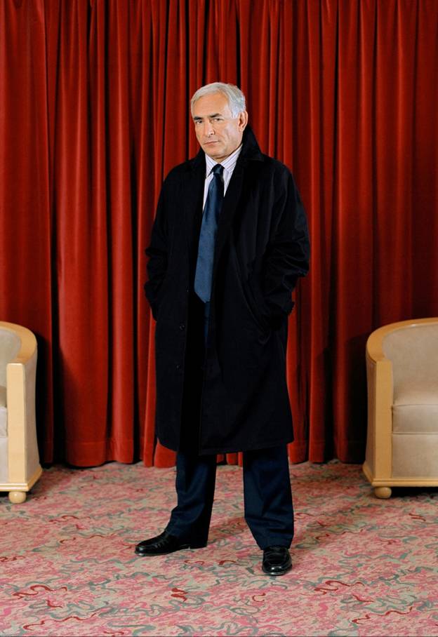 https://media.esquire.ru/files/cache/images/7c/b2/27acce55.crop2800x3864x839x0-fitcrop824x1200-q9.Dominique_Strauss-_Kahn.jpg