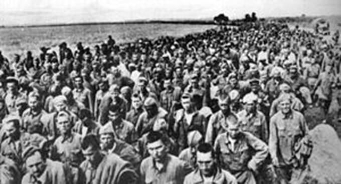 Пленные красноармейцы под Харьковом в 1942