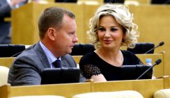 Депутаты Госдумы РФ М.Максакова и Д.Вороненков