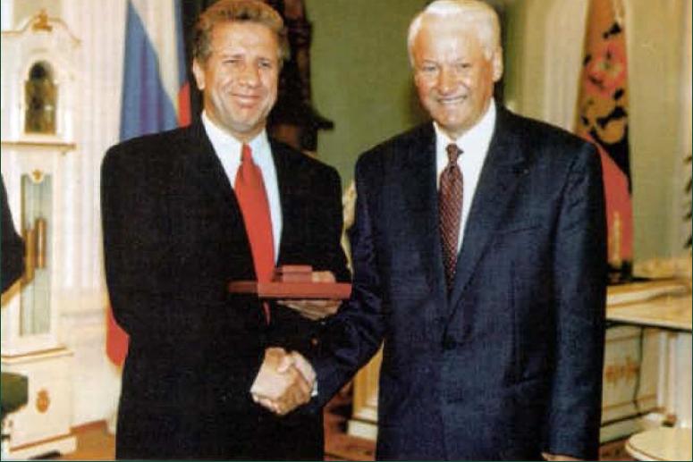 http://3.bp.blogspot.com/-vqw0ieXIZPM/TWHdEKYjn5I/AAAAAAAAKPo/luqy4eVdsBw/s1600/Pacolli%2Bwith%2BBoris%2BYelzin.jpg