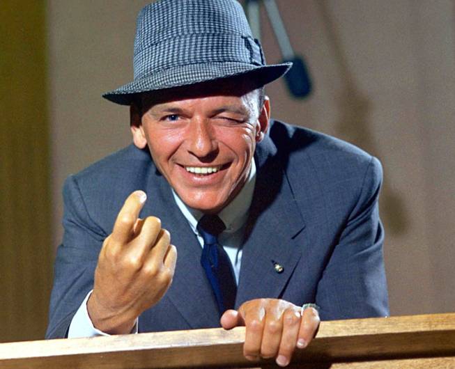 http://images5.fanpop.com/image/photos/30700000/Frank-Sinatra-frank-sinatra-30785365-653-530.jpg
