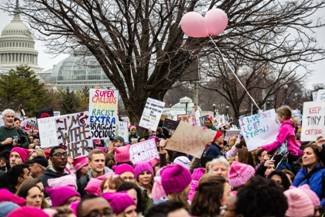 Image result for митинг женщины в малиновых шапочках