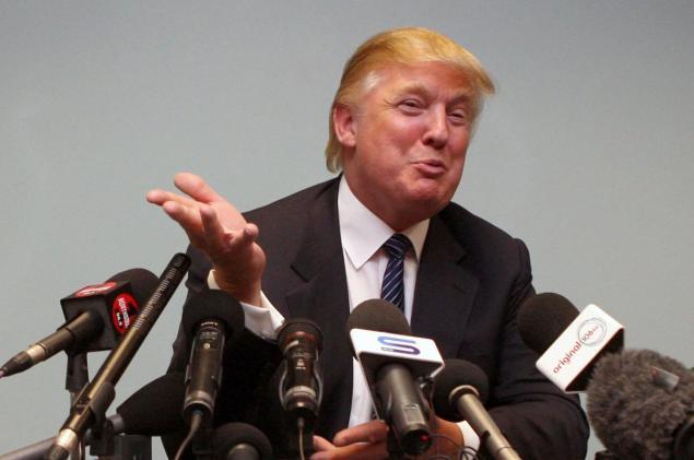 http://images.newsflow24.com/1584/1584752/caught-donald-trump-and-bernie-sanders-have-both-defended-hillary-on-iraq_1.jpg